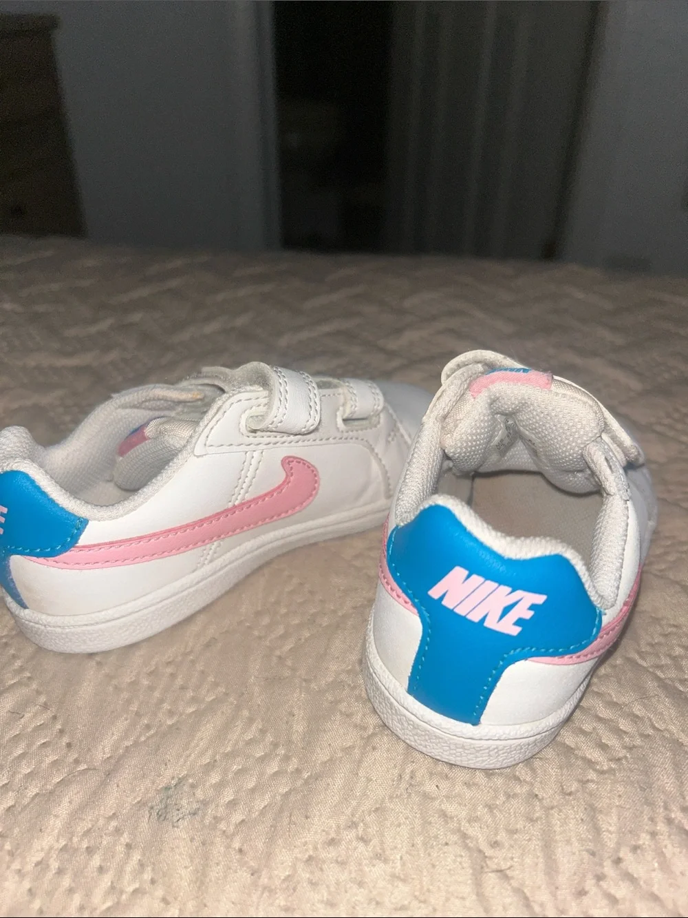 Nike Court Royale Kids White Sneakers with Pink